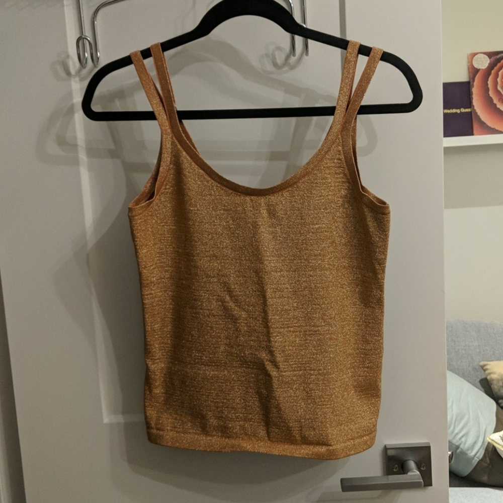 Club Monaco tank size small